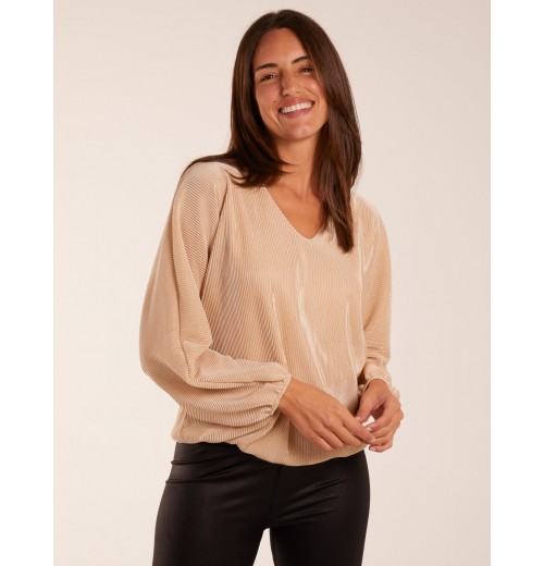 V Neck Plisse Batwing Bubble Hem Top